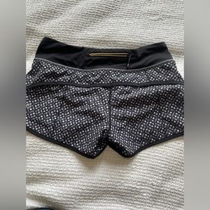 Lululemon Speed Up short